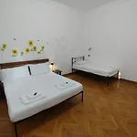 Dock Bay Hostello * 的里雅斯特